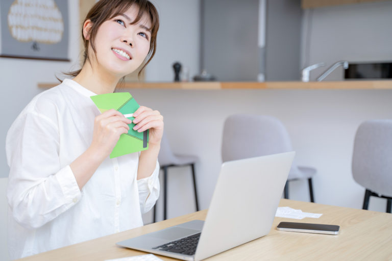 アルバイトの平均月収と労働時間！正社員との比較