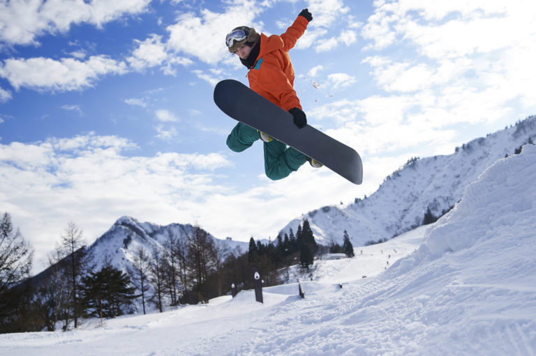 スキー場リゾートバイトの仕事内容やきついポイント