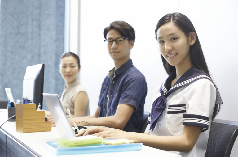 派遣の仕事は高校生でもできるの？応募しやすい職種を紹介