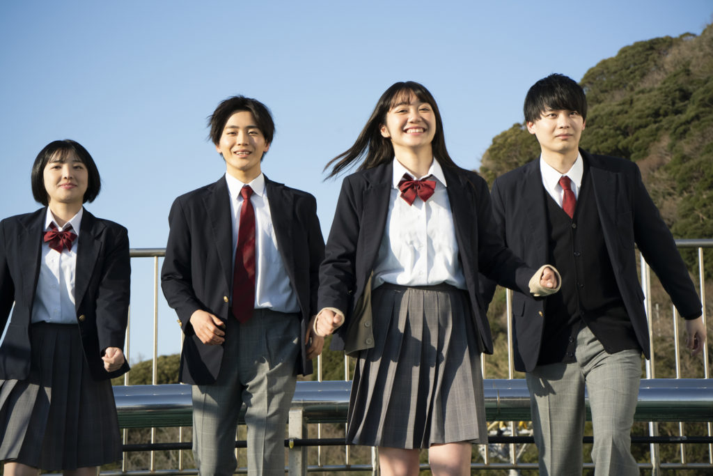 ファミマは高校生のアルバイトを募集している?