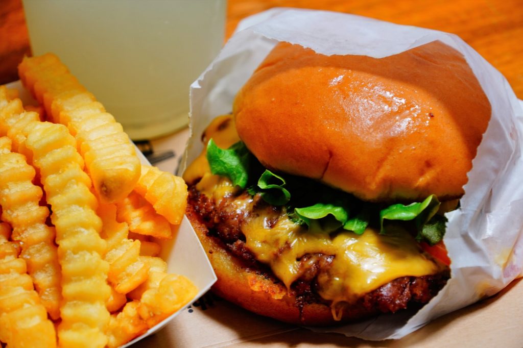 モスバーガーのバイト、食事補助以外の福利厚生をまとめて紹介