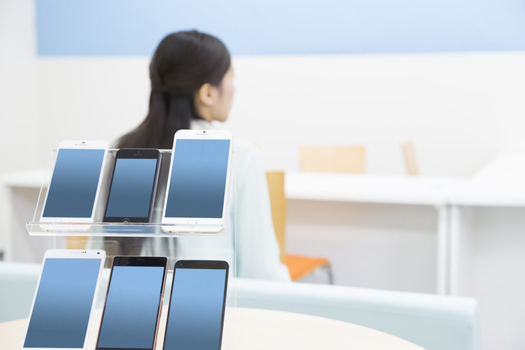 auショップと他の携帯ショップとの比較