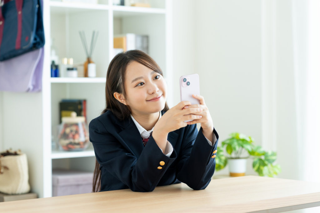 スマホで簡単！高校生がバイト以外でお金を稼ぐ方法7選