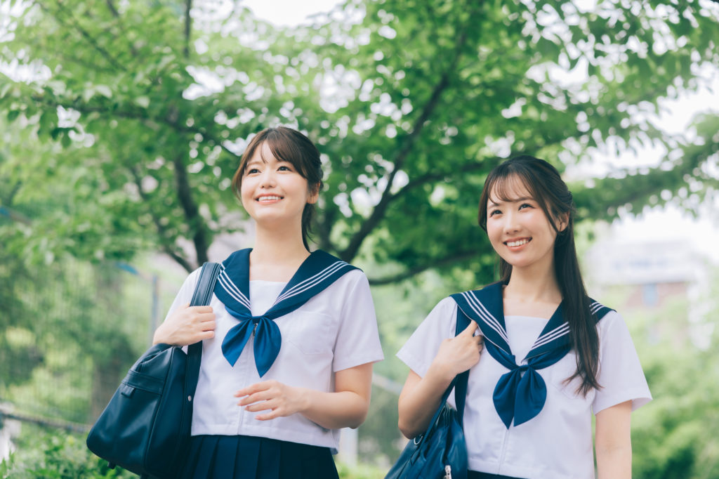 高校生が夏休みに短期バイトするとどのくらい稼げる？