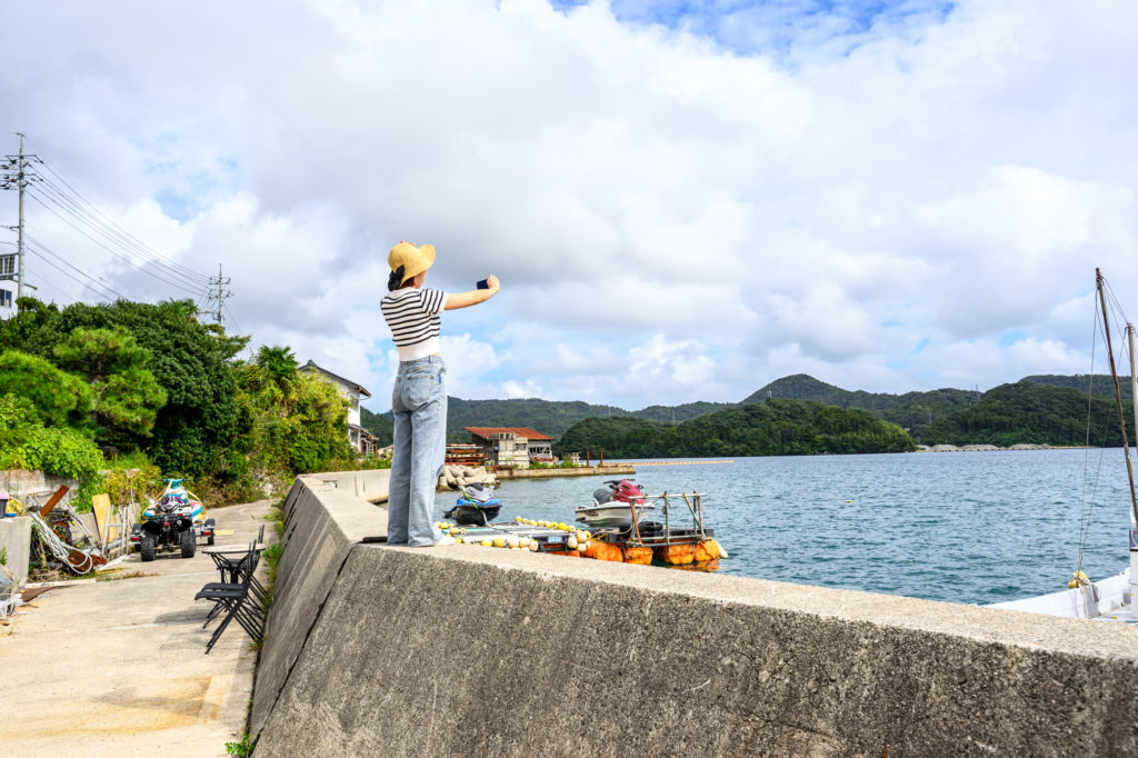 高校生が「住み込み」のリゾートバイトをできない理由